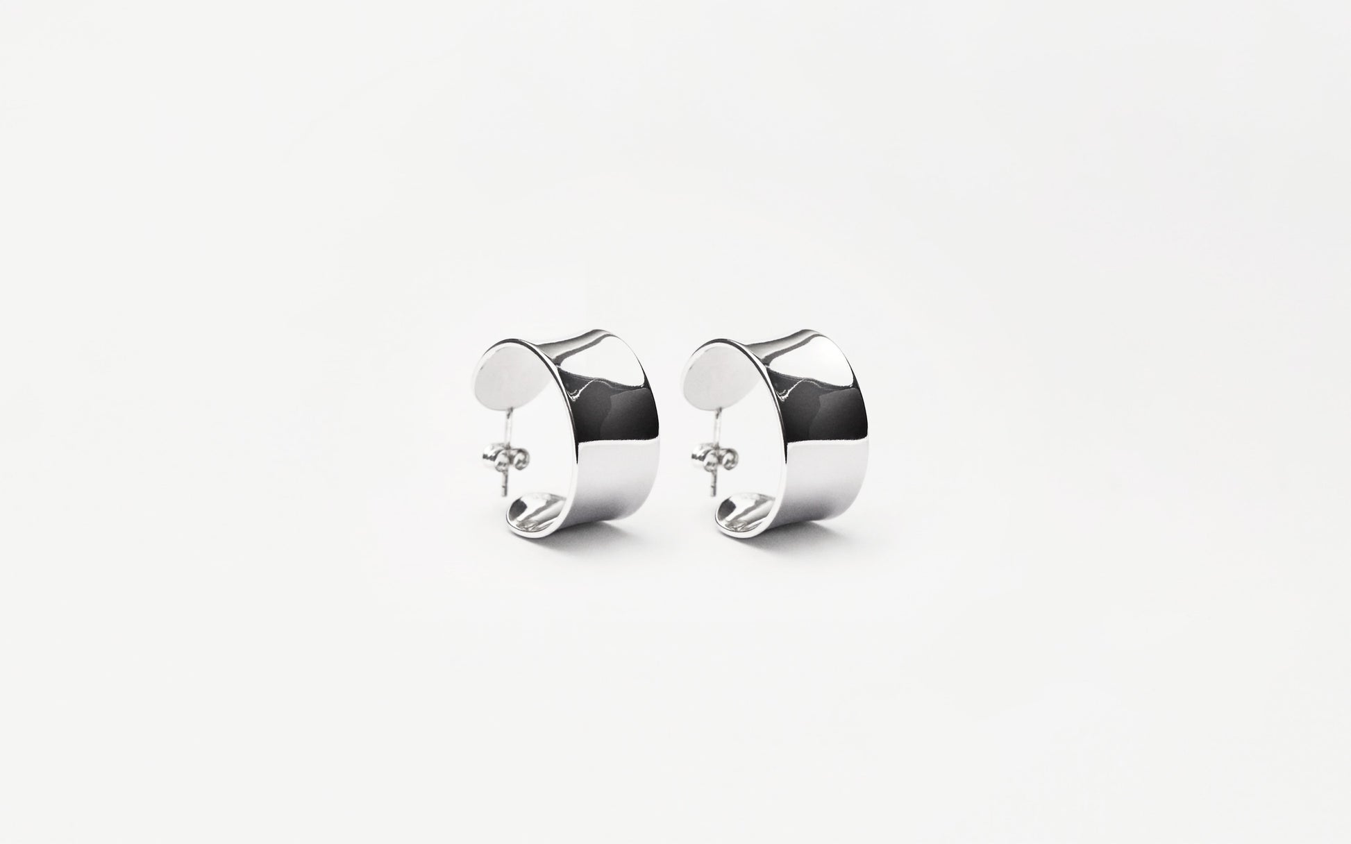 Arc Earrings Narrow silver detail handcrafted Stockholm