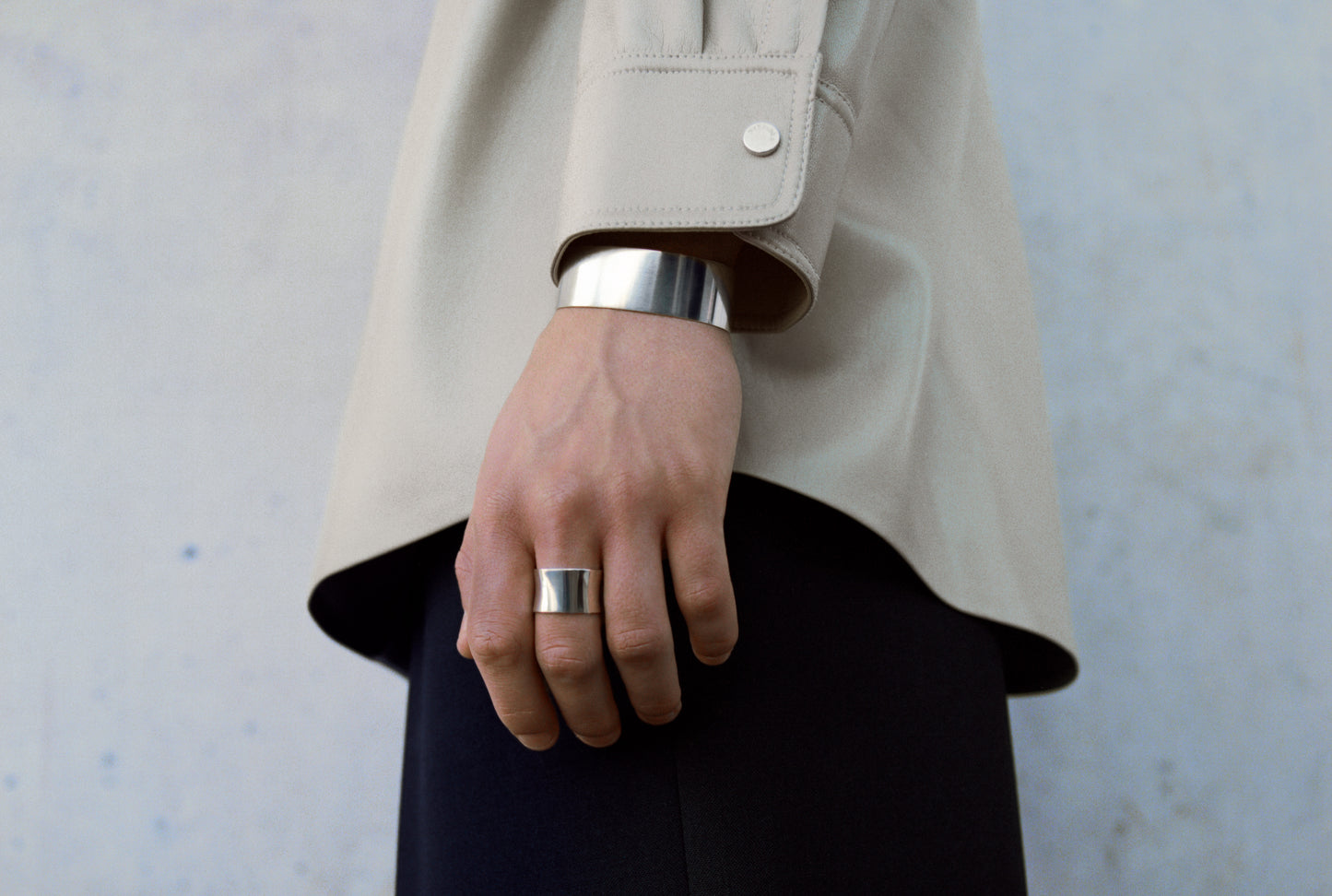MH 925 Arc Cuff I lifestyle campaign image